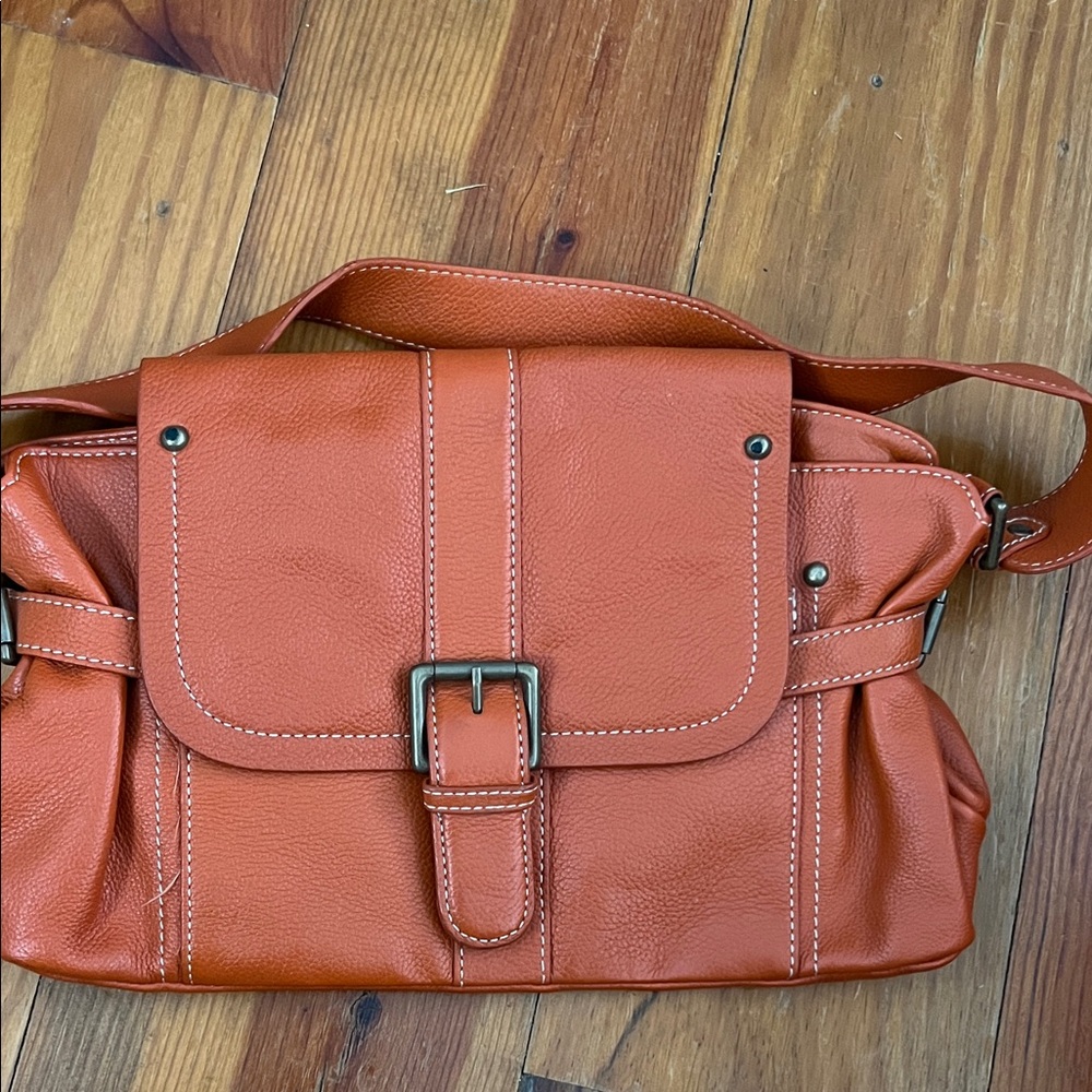 Gianni Bino handbag, 7”x12”x4” with 1” wide strap